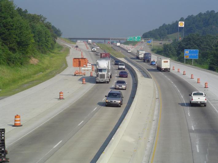 Construction to widen I-40 in Arkansas, which came in last in a state ranking of environmental transpo policies. Image: ##http://www.weaverbailey.com/projects.htm##Weaver Bailey Contractors##