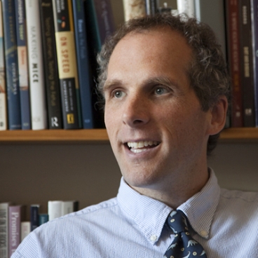 David Jones is a Harvard Professor that specializes in medical history. Image: ##http://web.mit.edu/newsoffice/2010/david-jones-award.html## MIT##