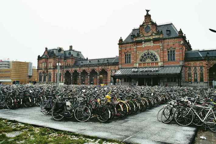 Groningen, the Netherlands, earned its title as The World's Cycling City with its 50 percent bicycle mode share. Photo: ##http://urbanplanning21stcentury.blog.com/2011/01/21/groningen-world%E2%80%99s-cycling-city/##Urban Planning in the 21st Century##