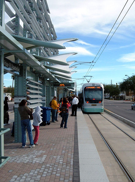 Phoenix Metro light rail is besting expectations. Photo: Wikipedia