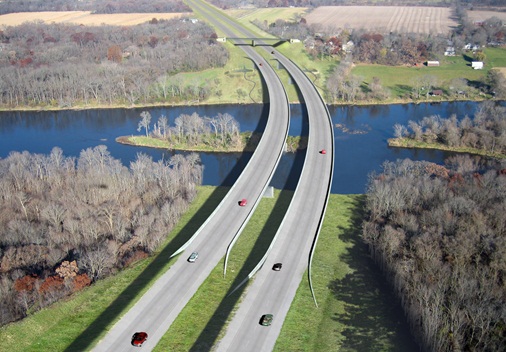 If you asked me to paint a picture of a highway where no highway should exist, this is the picture I would paint. Image: ##https://pbworld.com/capabilities_projects/illiana_expressway_.aspx##Parsons Brinckerhoff##