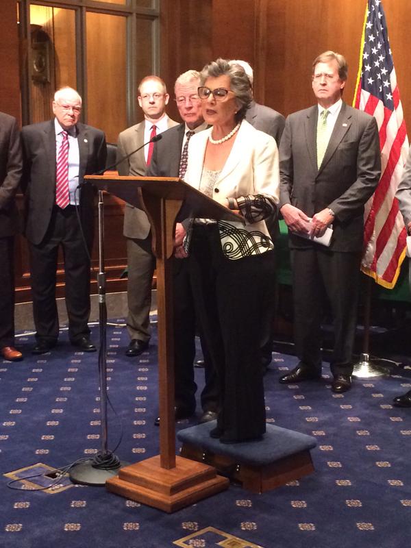 Sen. Barbara Boxer unveils yet another stab at a long-term transportation authorization bill -- this time, as the minority party. Photo: ##https://twitter.com/AliABCNews/status/613351204559699972/photo/1##Ali Weinberg/Twitter##