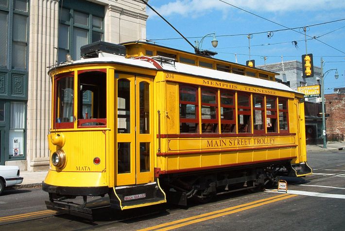 Memphis' historic trolleys shut down two years ago after a number of fires. But lawmakers are working on a fix. Photo: Wikipedia