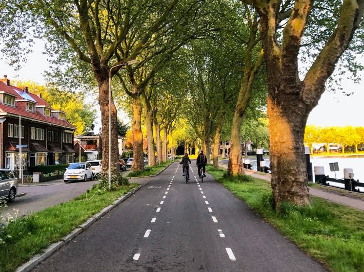 Believe it or not, cycle tracks like this weren't always popular in the Netherlands. Image courtesy Modacity.
