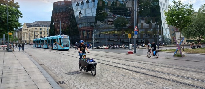 Freiburg cycling on now car-free Rotteckring 2. Photo: Ralph Buehler