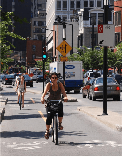 Montreal increased its network of protected bike lanes from 111km in 2019 to 165km in mid-2022, and will be expanding it even more rapidly in the coming years. Source: Velo Quebec