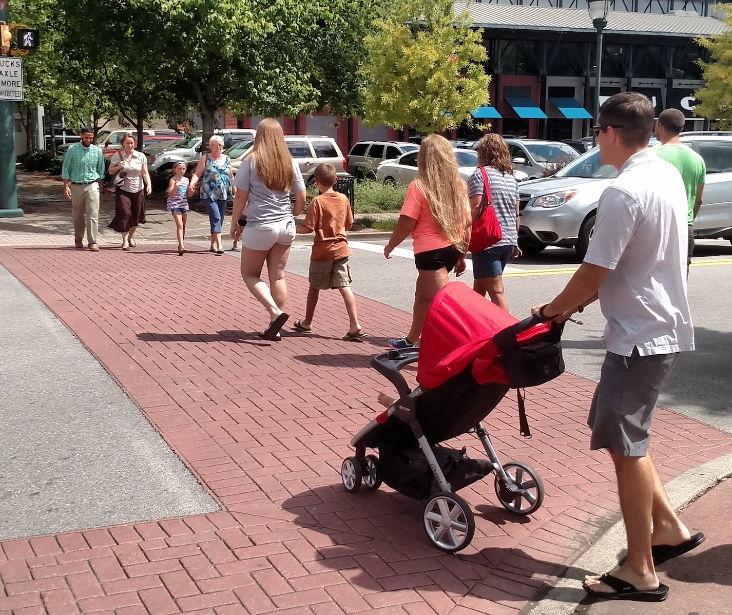 A busy crosswalk in Chattanooga, Tennessee.